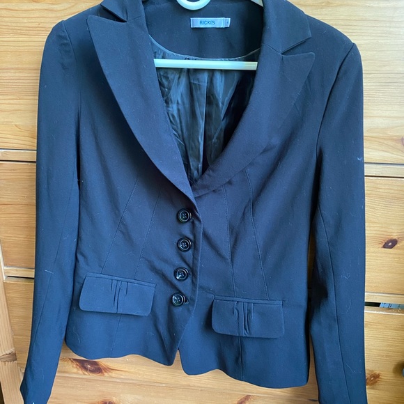 Blazer - Picture 1 of 2